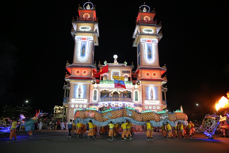 ban-ton-giao-chinh-phu-chuc-mung-dai-le-tai-toa-thanh-tay-ninh