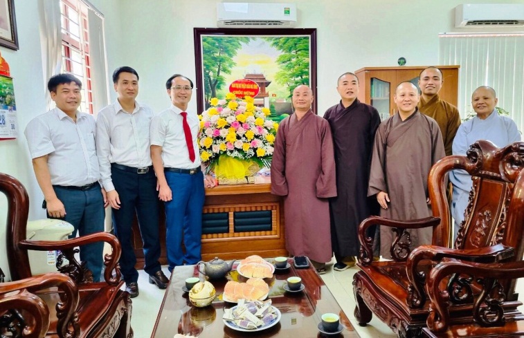 ban-tri-su-phat-giao-tinh-ha-tinh-chuc-mung-ban-ton-giao-tinh-nhan-ki-niem-ngay-truyen-thong-nganh-quan-ly-nha-nuoc-ve-ton-giao