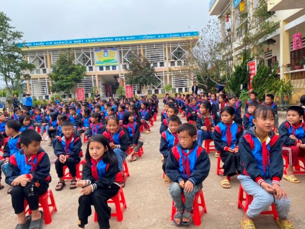 caritas-giao-phan-hung-hoa-to-chuc-thien-nguyen-tai-ha-giang-va-son-la