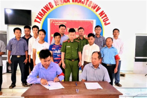 https://cms.www-fv888.com/upload/post/02_01_2024/thumb_tin-huu-tin-lanh-thon-pu-don-xa-dong-tien-huyen-bac-quang-tinh-ha-giang-ra-mat-mo-hinh-diem-nhom-dao-tin-lanh-tu-quan-ve-an-ninh-trat-tu-5e24e2b9a51bb11a6432b593d097592c.jpg