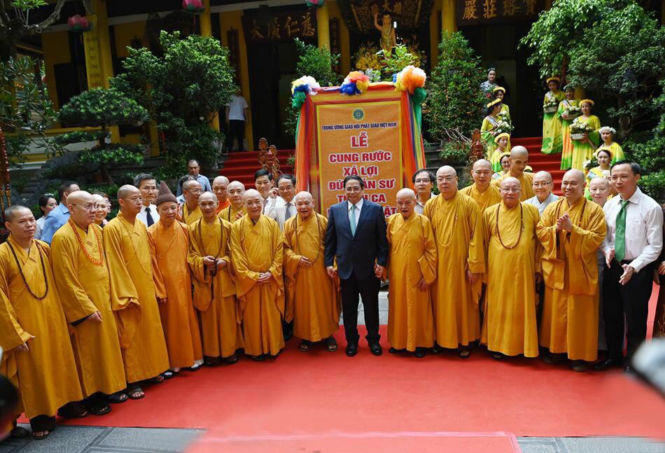 thu-tuong-chinh-phu-pham-minh-chinh-chuc-mung-giao-hoi-phat-giao-viet-nam-nhan-le-phat-dan-pl2567-dl2023