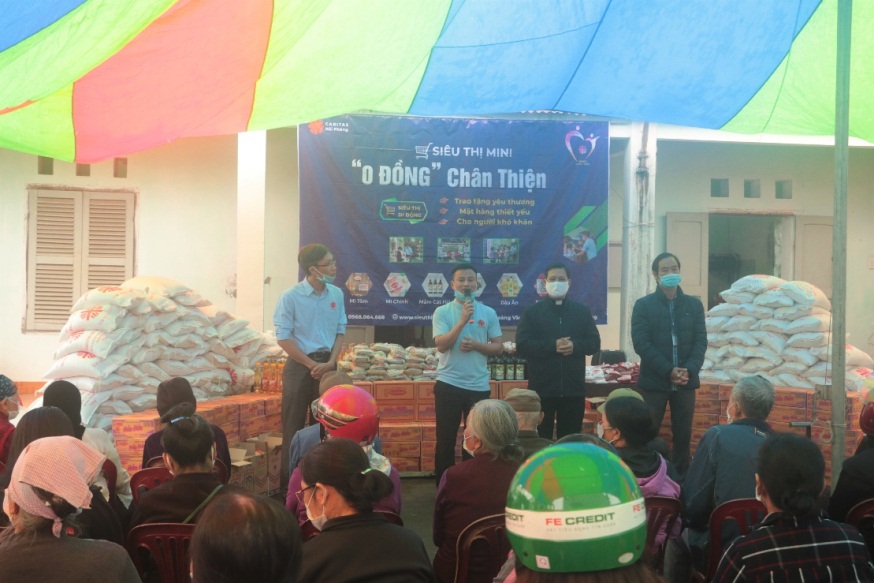 caritas-hai-phong-trao-qua-cho-nguoi-co-hoan-canh-kho-khan-tren-dia-ban
