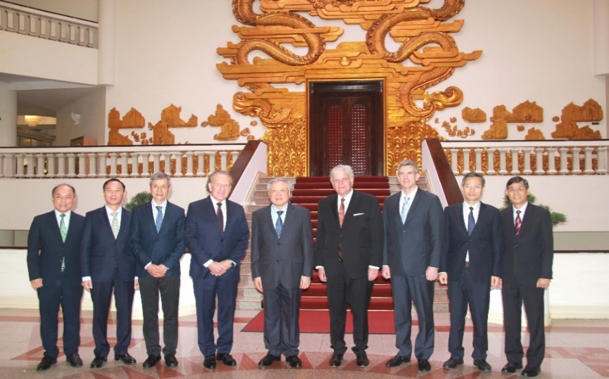 pho-thu-tuong-thuong-truc-chinh-phu-nguyen-hoa-binh-tiep-muc-su-franklin-graham