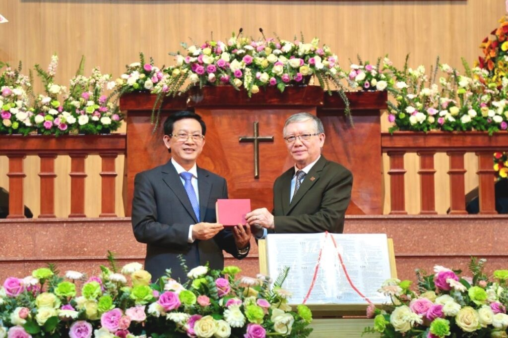 pho-truong-ban-ban-ton-giao-chinh-phu-nguyen-anh-chuc-du-le-ky-niem-20-nam-thanh-lap-vien-thanh-kinh-than-hoc-cua-hoi-thanh-tin-lanh-viet-nam-mien-nam