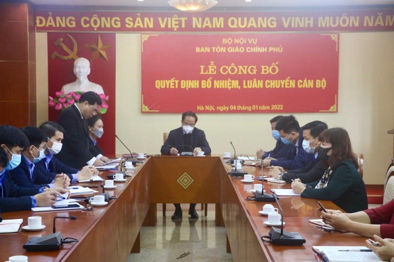 ban-ton-giao-chinh-phu-cong-bo-quyet-dinh-bo-nhiem-luan-chuyen-can-bo