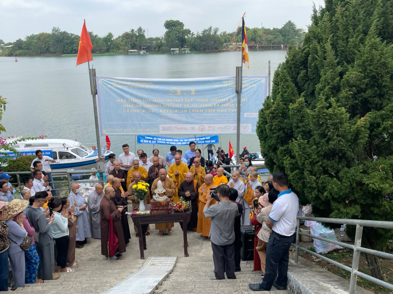 dong-nai-tha-320-ngan-ca-the-ca-tom-giong-nham-tai-tao-nguon-loi-thuy-san