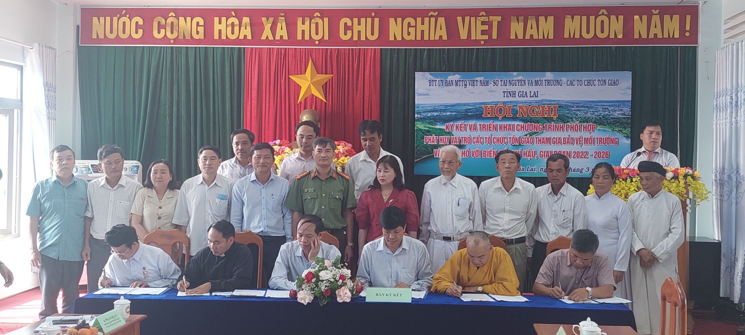 phat-huy-vai-tro-cac-ton-giao-tham-gia-bao-ve-moi-truong-va-ung-pho-voi-bien-doi-khi-hau-giai-doan-2022-2026