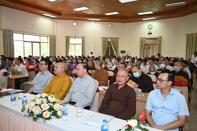 giai-phap-nang-cao-hieu-qua-thuc-hien-phap-luat-ve-ton-giao-o-nuoc-ta-hien-nay