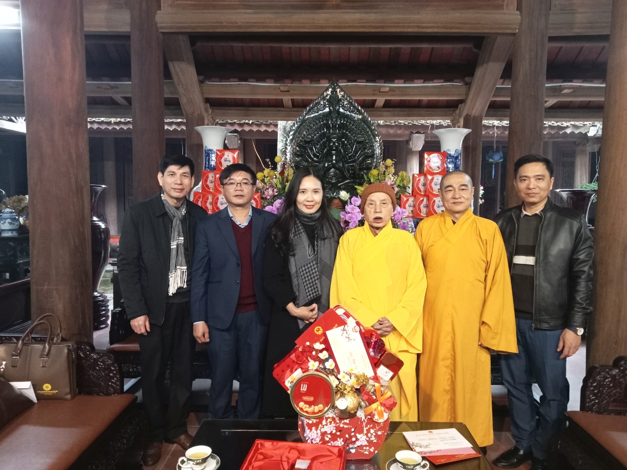 pho-truong-ban-ban-ton-giao-chinh-phu-tran-thi-minh-nga-tham-chuc-tet-hoa-thuong-thich-thanh-dung-pho-phap-chu-hoi-dong-chung-minh-trung-uong-giao-hoi-phat-giao-viet-nam