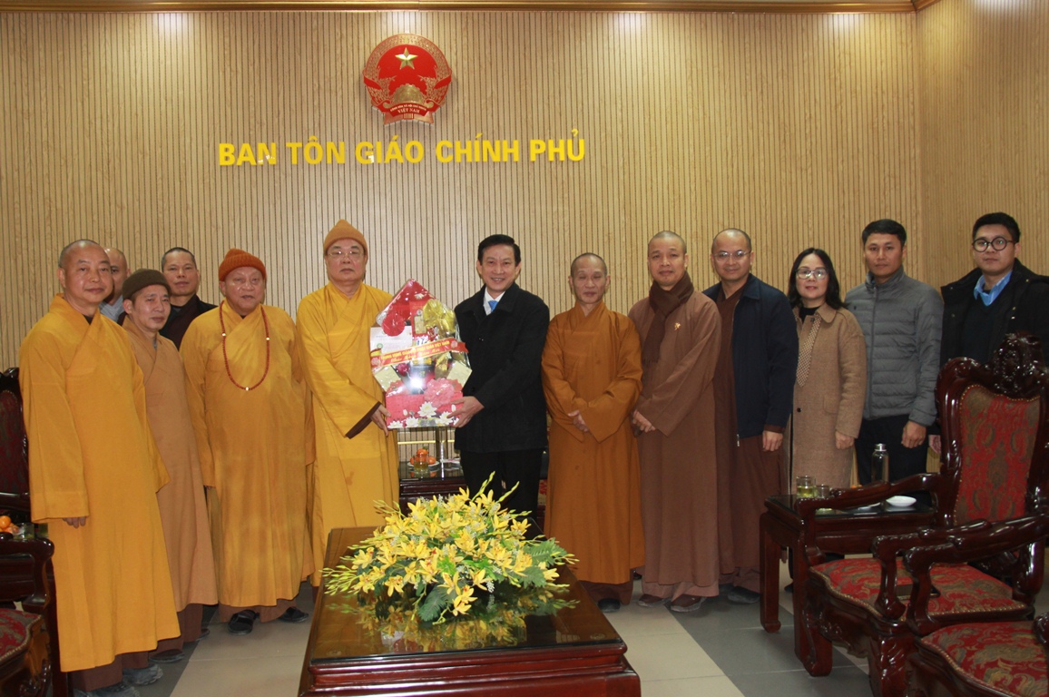 pho-truong-ban-nguyen-anh-chuc-tiep-doan-trung-uong-giao-hoi-phat-giao-viet-nam-tham-chuc-tet-ban-ton-giao-chinh-phu
