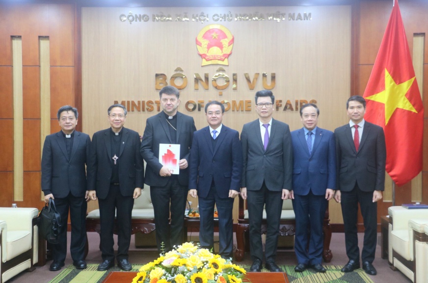 thu-truong-bo-noi-vu-vu-chien-thang-tiep-dai-dien-thuong-tru-toa-thanh-va-ti-cang-tai-viet-nam