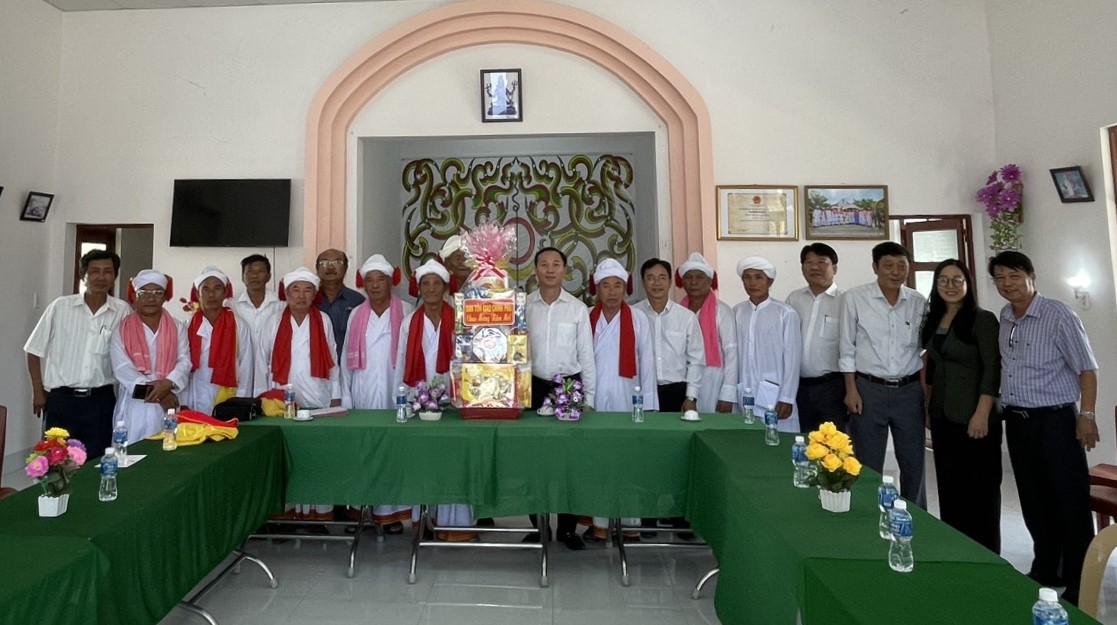truong-ban-ton-giao-chinh-phu-vu-hoai-bac-tham-chuc-tet-cac-to-chuc-ton-giao-tinh-binh-thuan-va-thanh-pho-ho-chi-minh