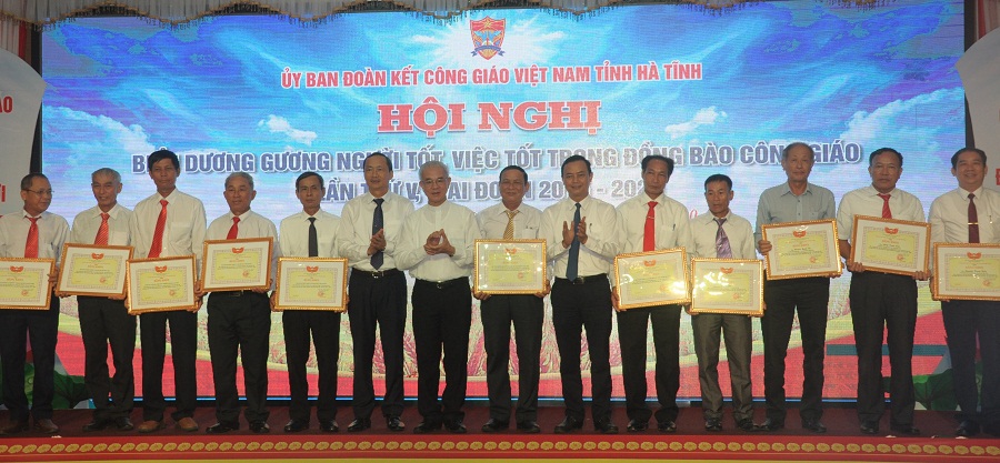 dong-bao-cong-giao-ha-tinh-doan-ket-xay-dung-que-huong-ngay-cang-doi-moi