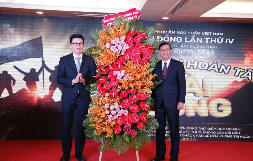 pho-truong-ban-ban-ton-giao-chinh-phu-nguyen-tien-trong-chuc-mung-dai-hoi-dong-lan-iv-giao-hoi-phuc-am-ngu-tuan-viet-nam