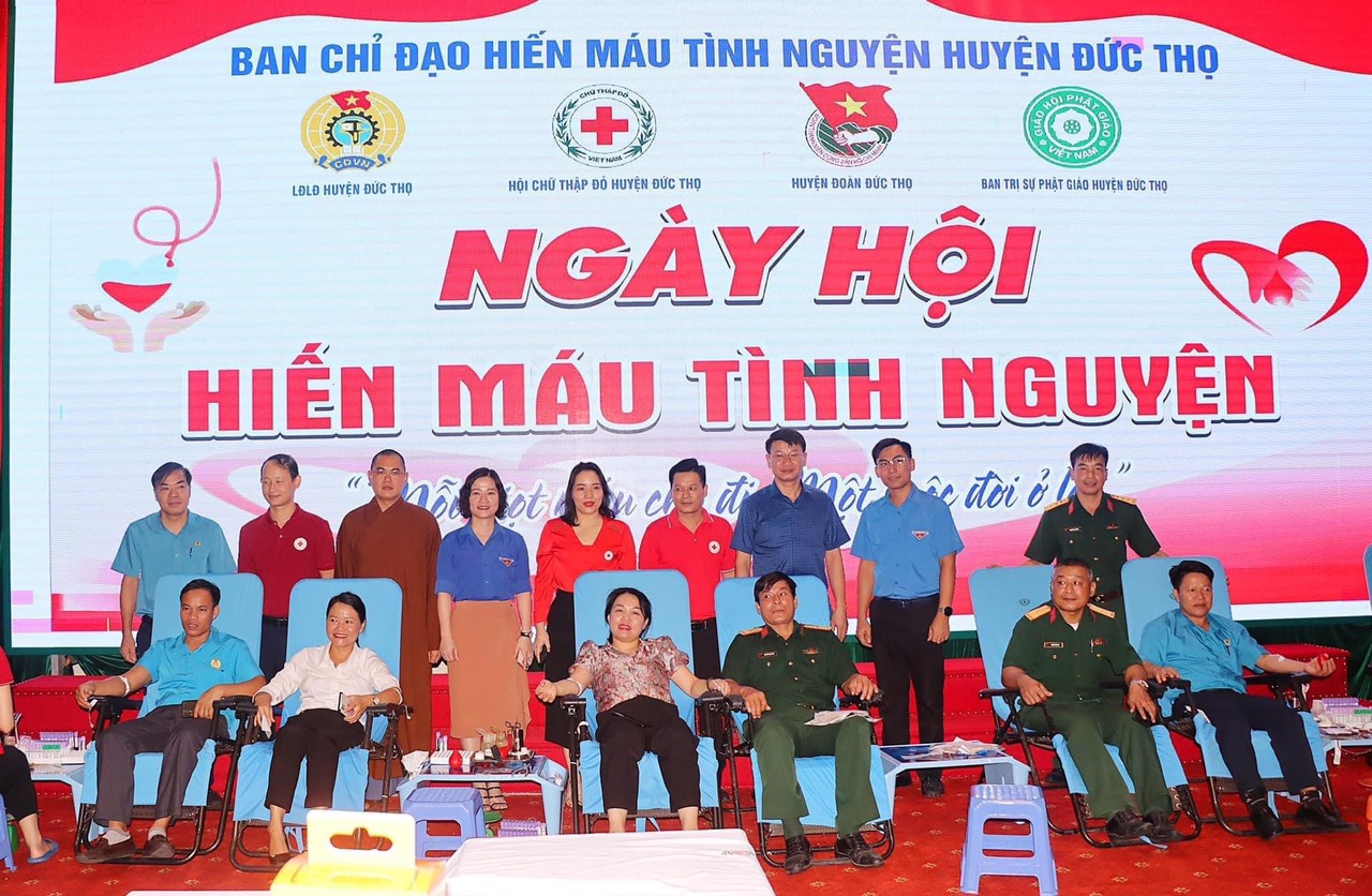 ban-tri-su-giao-hoi-phat-giao-viet-nam-huyen-duc-tho-tinh-ha-tinh-tham-gia-ngay-hoi-hien-mau-tinh-nguyen