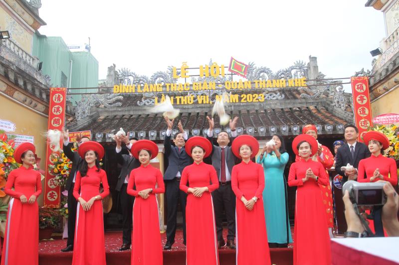 quan-thanh-khe-to-chuc-le-hoi-dinh-lang-thac-gian-nam-2023