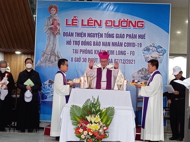 tong-giao-phan-hue-to-chuc-le-len-duong-cho-tinh-nguyen-vien-tham-gia-ho-tro-benh-nhan-covid-19