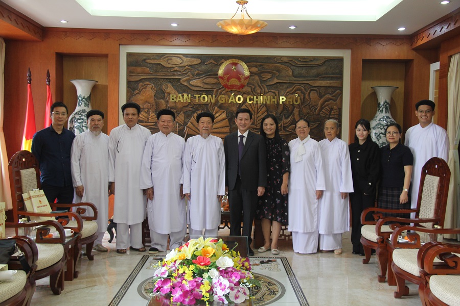 pho-truong-ban-nguyen-anh-chuc-tiep-doan-hoi-thanh-cao-dai-ban-chinh-dao-chao-tham-chuc-tet-ban-ton-giao-chinh-phu