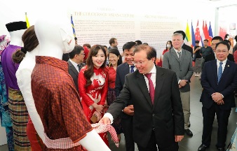 doc-dao-trang-phuc-truyen-thong-va-do-thu-cong-cua-cac-nuoc-asean