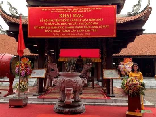 doc-dao-le-hoi-truyen-thong-lang-le-mat