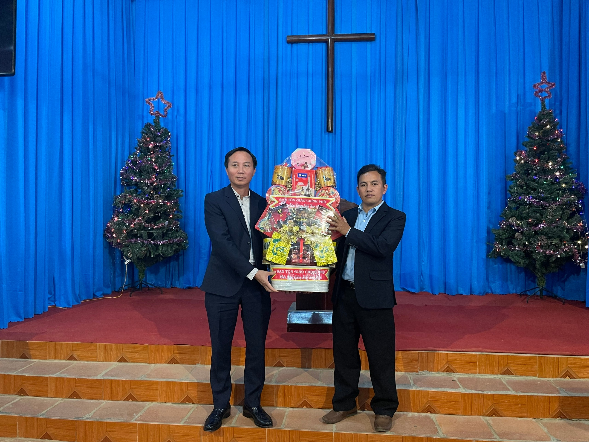 truong-ban-ton-giao-chinh-phu-vu-hoai-bac-tham-chuc-mung-hoi-thanh-mo-chi-va-ban-dai-dien-tin-lanh-tinh-thai-nguyen-nhan-le-giang-sinh-nam-2023