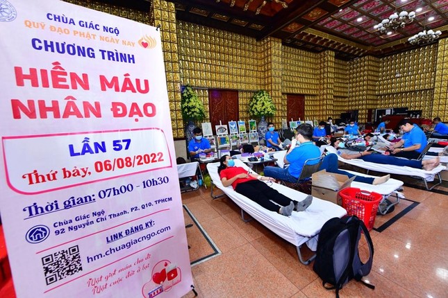 400-luot-tham-gia-hien-mau-nhan-dao-tai-chua-vinh-nghiem-chua-giac-ngo-dip-le-vu-lan