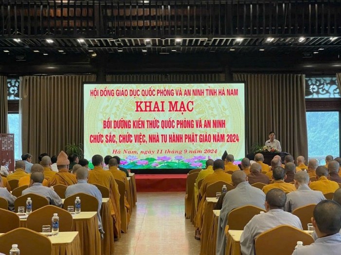 chuc-sac-chuc-viec-nha-tu-hanh-phat-giao-tinh-ha-nam-tham-du-lop-tap-huan-boi-duong-kien-thuc-quoc-phong-va-an-ninh-khoa-1-nam-2024