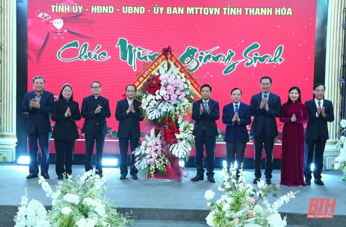 lanh-dao-tinh-thanh-hoa-gap-mat-cac-chuc-sac-cong-giao-nhan-dip-giang-sinh-nam-2024