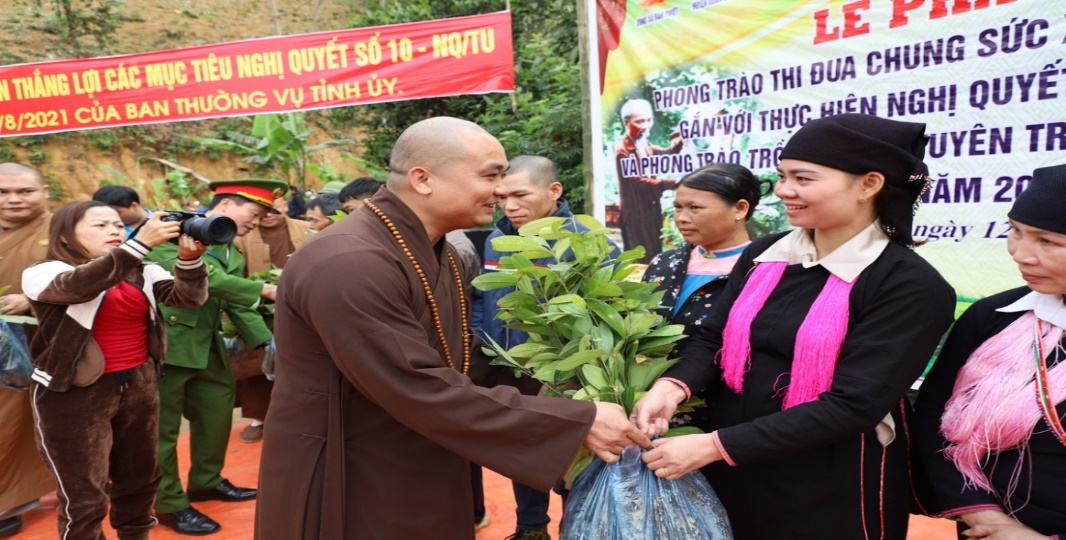 phat-giao-tinh-lao-cai-huong-ung-phong-trao-thi-dua-chung-suc-xay-dung-nong-thon-moi-tuyen-truyen-bao-ve-va-phat-trien-rung