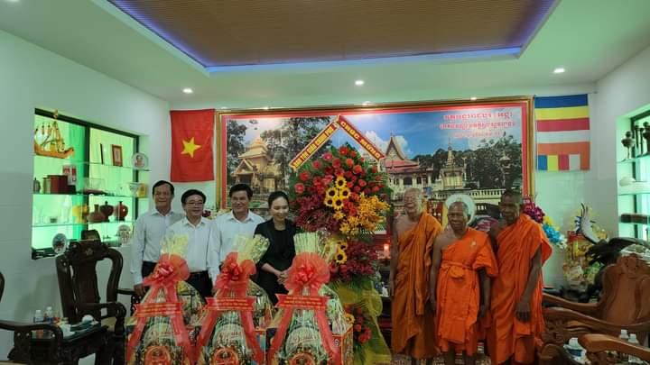 ban-ton-giao-chinh-phu-tham-chuc-mung-chol-chnam-thmay-tai-tra-vinh