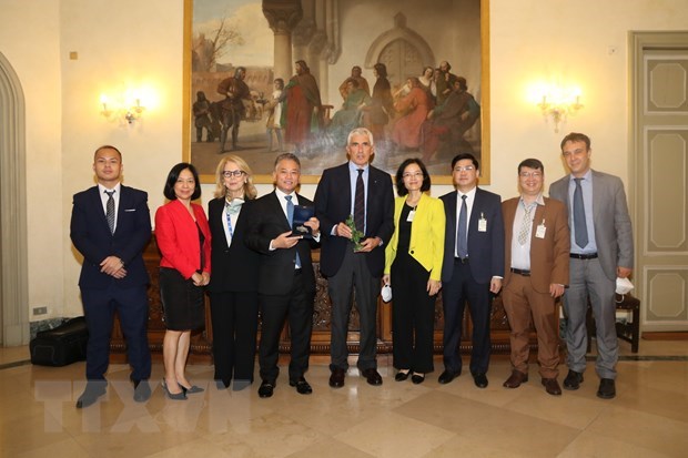 viet-nam-tham-du-hoi-nghi-nghi-vien-truoc-them-hoi-nghi-bien-doi-khi-hau-cua-lien-hop-quoc-cop26