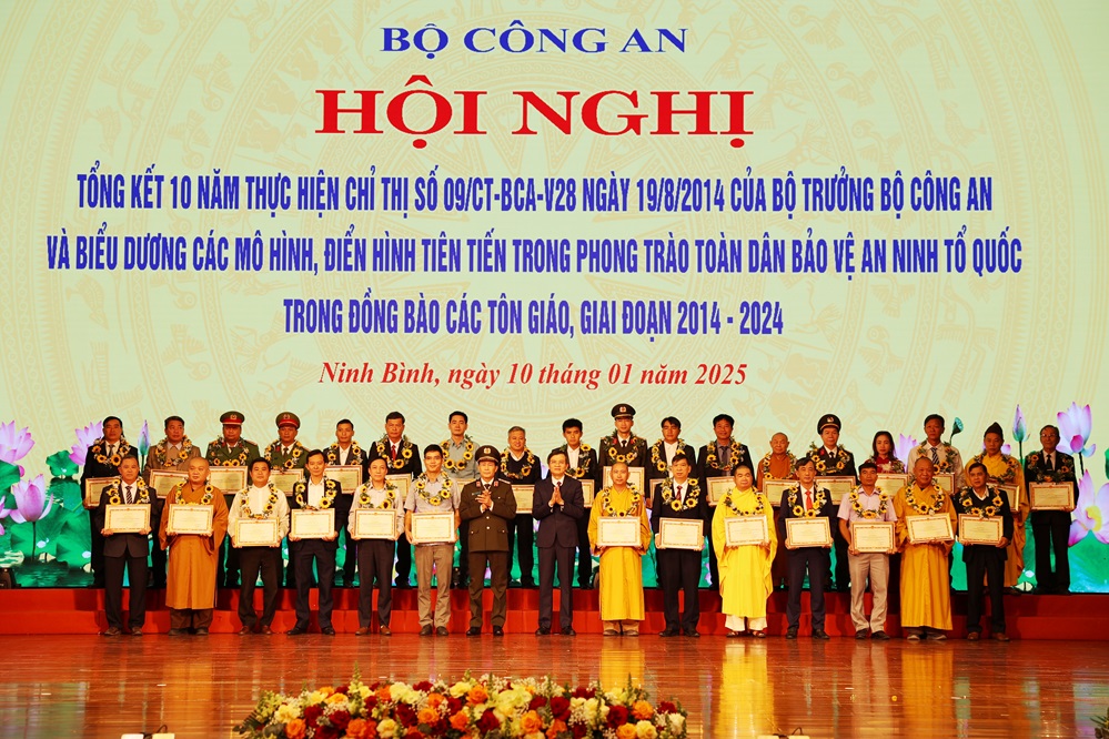 dong-bao-cac-ton-giao-dat-nhieu-thanh-tich-trong-phong-trao-toan-dan-bao-ve-an-ninh-to-quoc-trong-dong-bao-cac-ton-giao-giai-doan-2014-2024