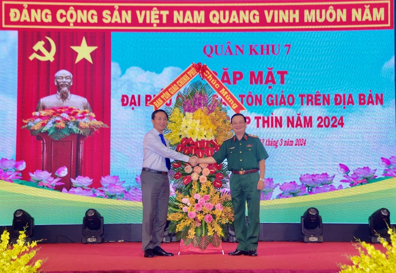 truong-ban-ton-giao-chinh-phu-vu-hoai-bac-tham-du-gap-mat-dai-bieu-chuc-sac-ton-giao-dau-xuan-giap-thin-2024-tai-thanh-pho-ho-chi-minh