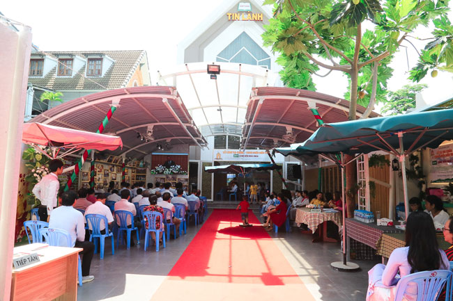 khanh-thanh-nha-tho-tin-lanh-tai-tp-ho-chi-minh-tinh-dak-nong