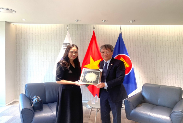 pho-truong-ban-ban-ton-giao-chinh-phu-tran-thi-minh-nga-cong-tac-tai-han-quoc-va-nhat-ban