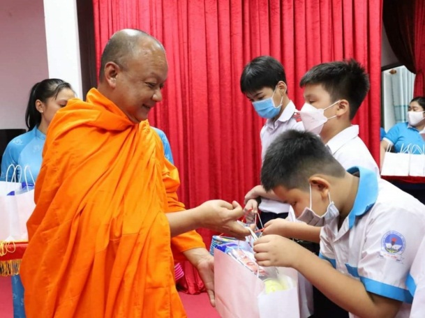 hoi-doan-ket-su-sai-yeu-nuoc-tp-can-tho-dong-hanh-cung-su-phat-trien-cua-dong-bao-khmer