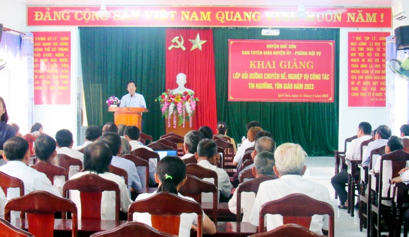 quan-tam-xay-dung-doi-ngu-cong-chuc-lam-cong-tac-tin-nguong-ton-giao-tren-dia-ban-tinh-quang-nam