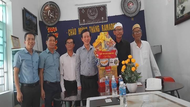 pho-truong-ban-ban-ton-giao-chinh-phu-nguyen-anh-chuc-tham-chuc-sac-chuc-viec-tin-do-hoi-giao-tinh-ninh-thuan-nhan-dip-ket-thuc-thang-ramadhan-nam-2024