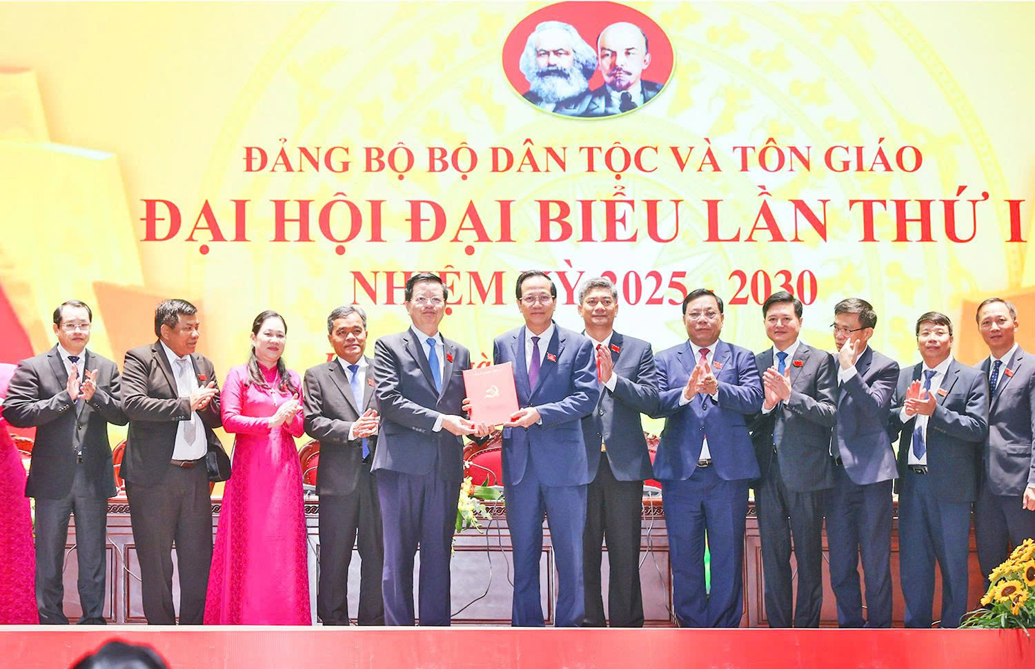 dai-hoi-dai-bieu-dang-bo-bo-dan-toc-va-ton-giao-lan-thu-nhat