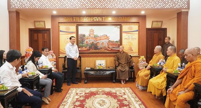 lanh-dao-tinh-an-giang-tham-cac-to-chuc-ton-giao-tren-dia-ban-tinh