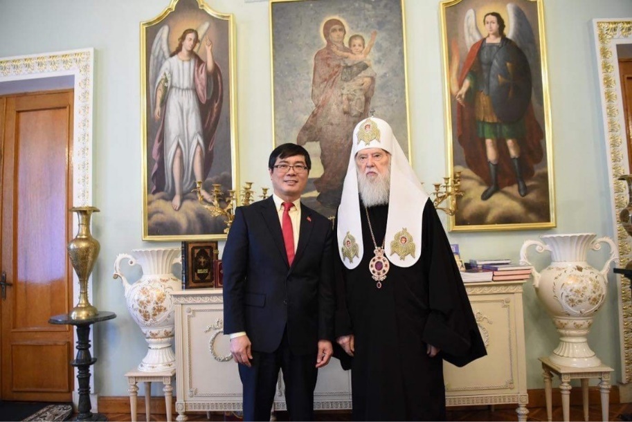dai-su-nguyen-hong-thach-tham-lam-viec-voi-thuong-phu-giao-hoi-chinh-thong-giao-ukraine
