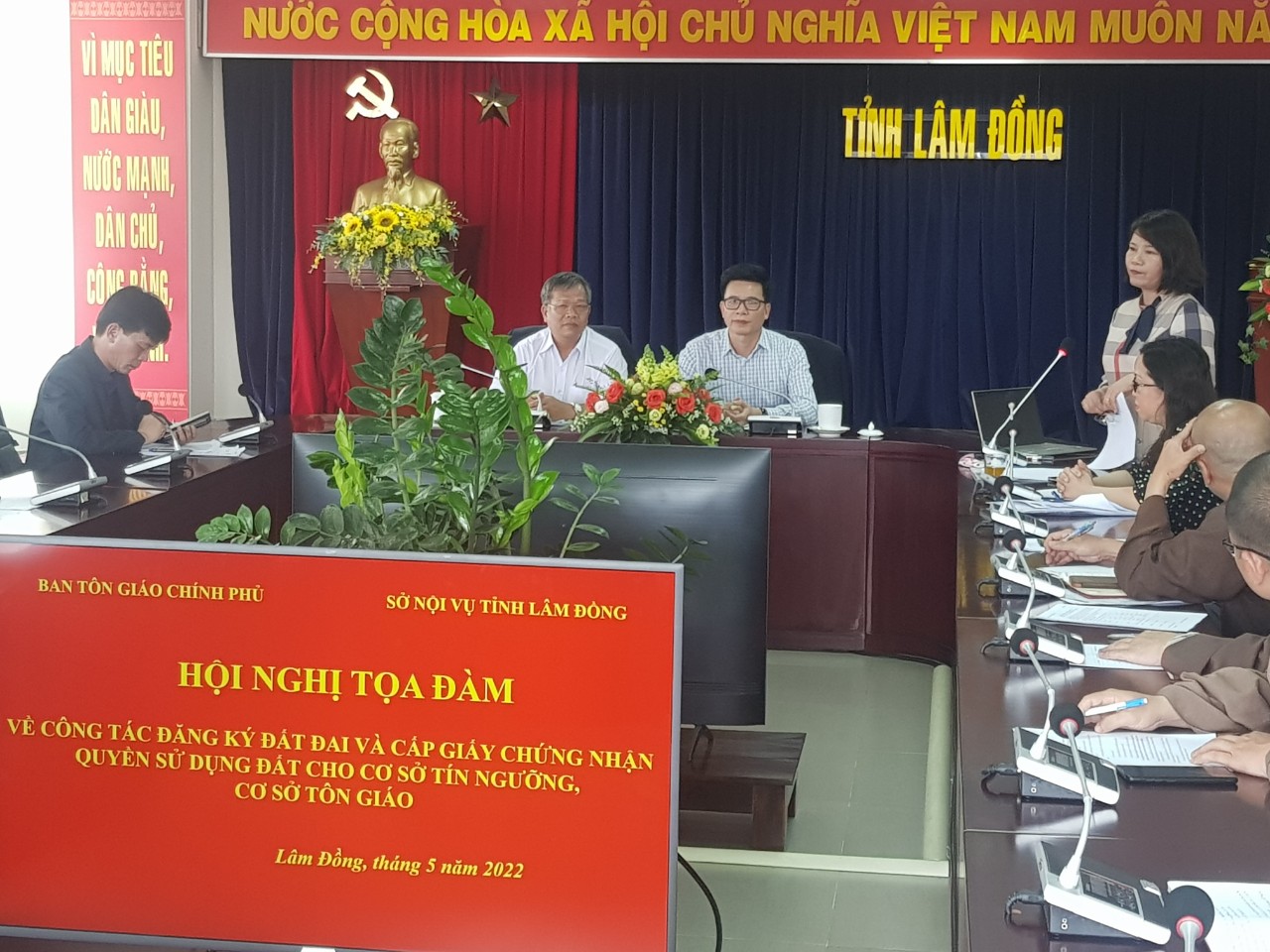 toa-dam-ve-cong-tac-dang-ky-dat-dai-va-cap-giay-chung-nhan-quyen-su-dung-dat-cho-co-so-tin-nguong-co-so-ton-giao-tren-dia-ban-tinh-lam-dong