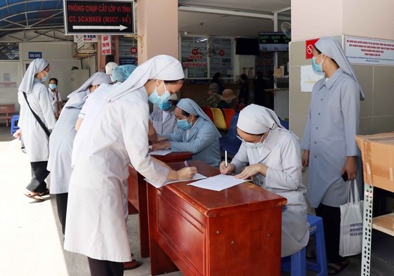 cong-giao-viet-nam-tham-gia-phong-chong-dich-va-cham-soc-benh-nhan-covid-19