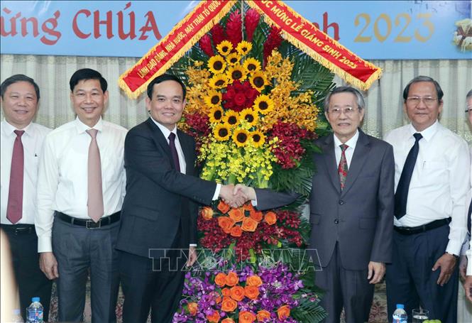 pho-thu-tuong-chinh-phu-tran-luu-quang-chuc-mung-tong-lien-hoi-hoi-thanh-tin-lanh-mien-nam-viet-nam-nhan-giang-sinh-nam-2023-va-nam-moi-2024