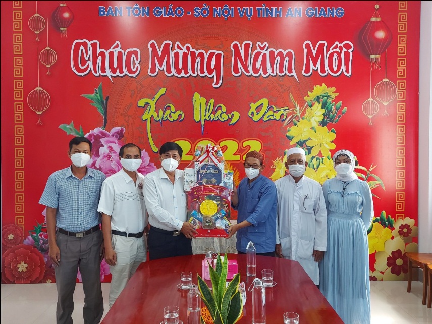 ban-dai-dien-cong-dong-hoi-giao-islam-tinh-an-giang-tham-chuc-tet-ban-ton-giao-tinh