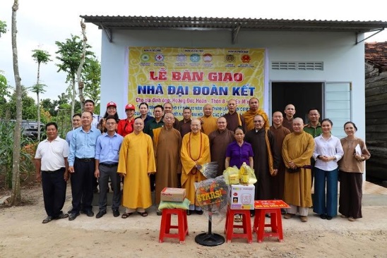 phan-ban-phat-tu-dan-toc-trung-uong-giao-hoi-phat-giao-viet-nam-ban-giao-va-khoi-cong-xay-dung-nha-dai-doan-ket-tai-huyen-cu-mgar-tinh-dak-lak