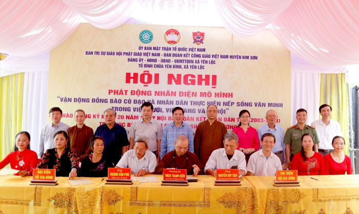 chung-tay-xay-dung-nhung-mo-hinh-am-tinh-doan-ket-luong-giao-o-tinh-ninh-binh