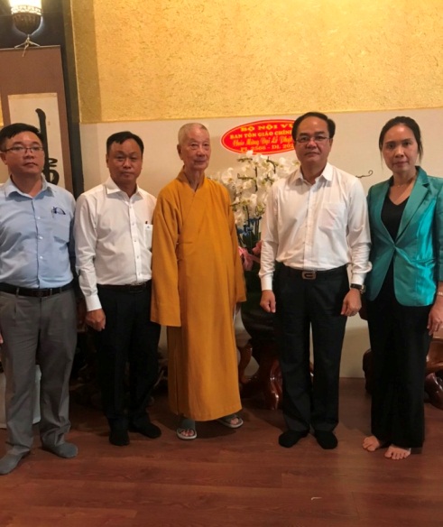 lanh-dao-bo-noi-vu-ban-ton-giao-chinh-phu-tham-chuc-mung-le-phat-dan-phat-lich-2566-duong-lich-2022