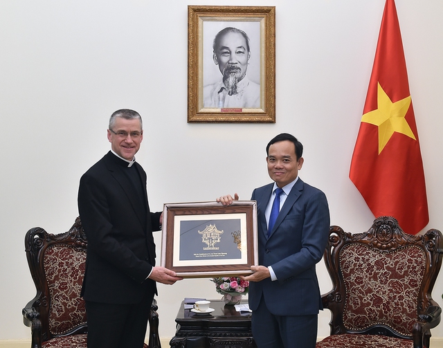 pho-thu-tuong-chinh-phu-tran-luu-quang-tiep-thu-truong-ngoai-giao-toa-thanh-vatican-miroslaw-wachowski