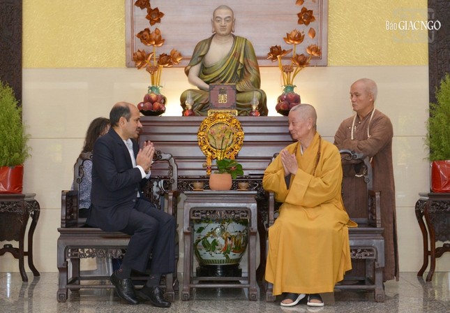 tan-dai-su-an-do-chao-tham-lanh-dao-giao-hoi-phat-giao-viet-nam